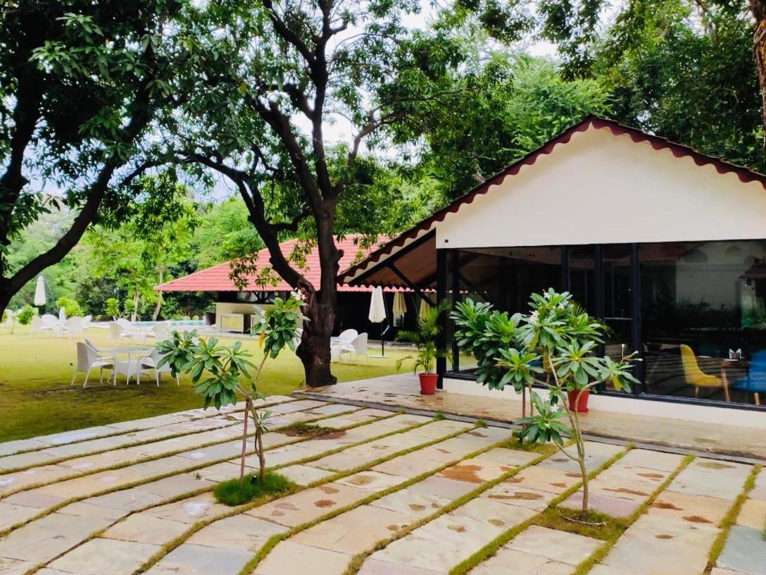 Aranya Vilas - A Nature Resort Udaipur Exterior foto