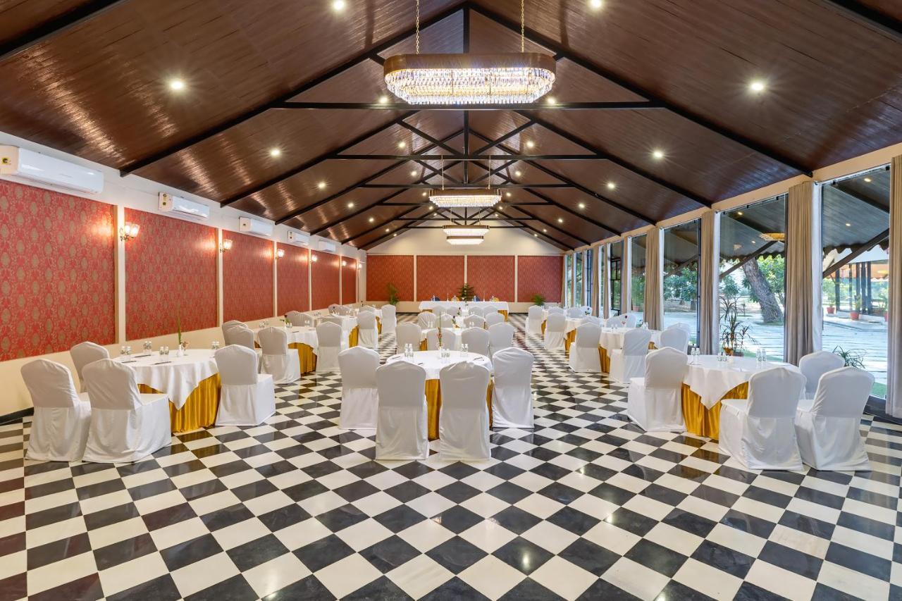 Aranya Vilas - A Nature Resort Udaipur Exterior foto